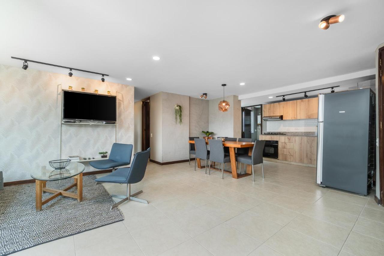 Apartamentos Poblado Alejandria By Housy Host Medellin Ngoại thất bức ảnh