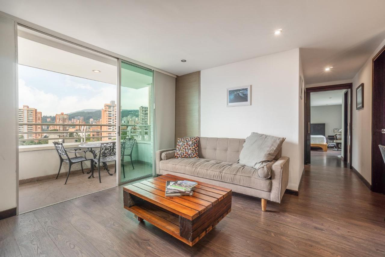 Apartamentos Poblado Alejandria By Housy Host Medellin Ngoại thất bức ảnh