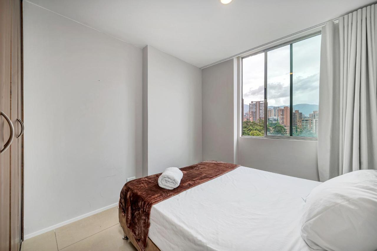 Apartamentos Poblado Alejandria By Housy Host Medellin Ngoại thất bức ảnh