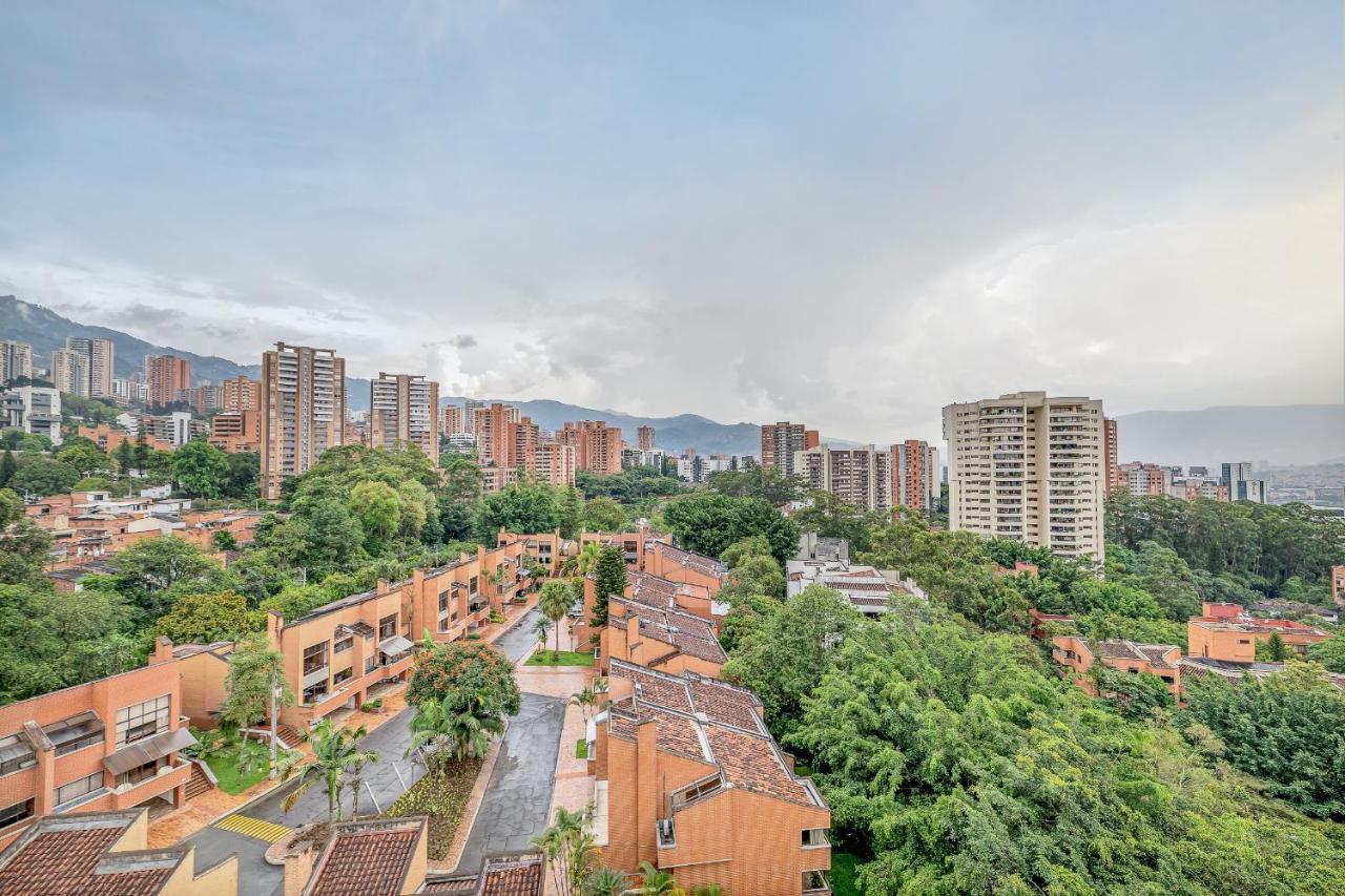 Apartamentos Poblado Alejandria By Housy Host Medellin Ngoại thất bức ảnh
