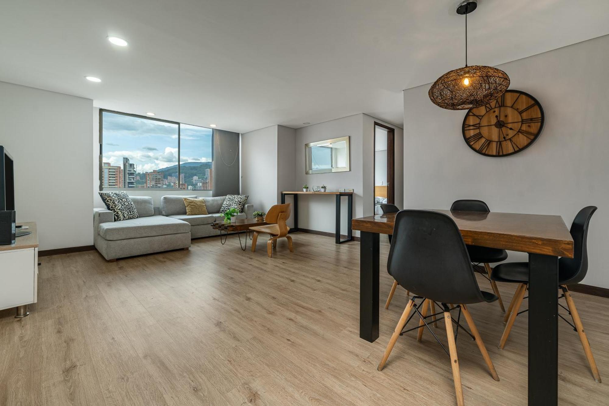 Apartamentos Poblado Alejandria By Housy Host Medellin Ngoại thất bức ảnh