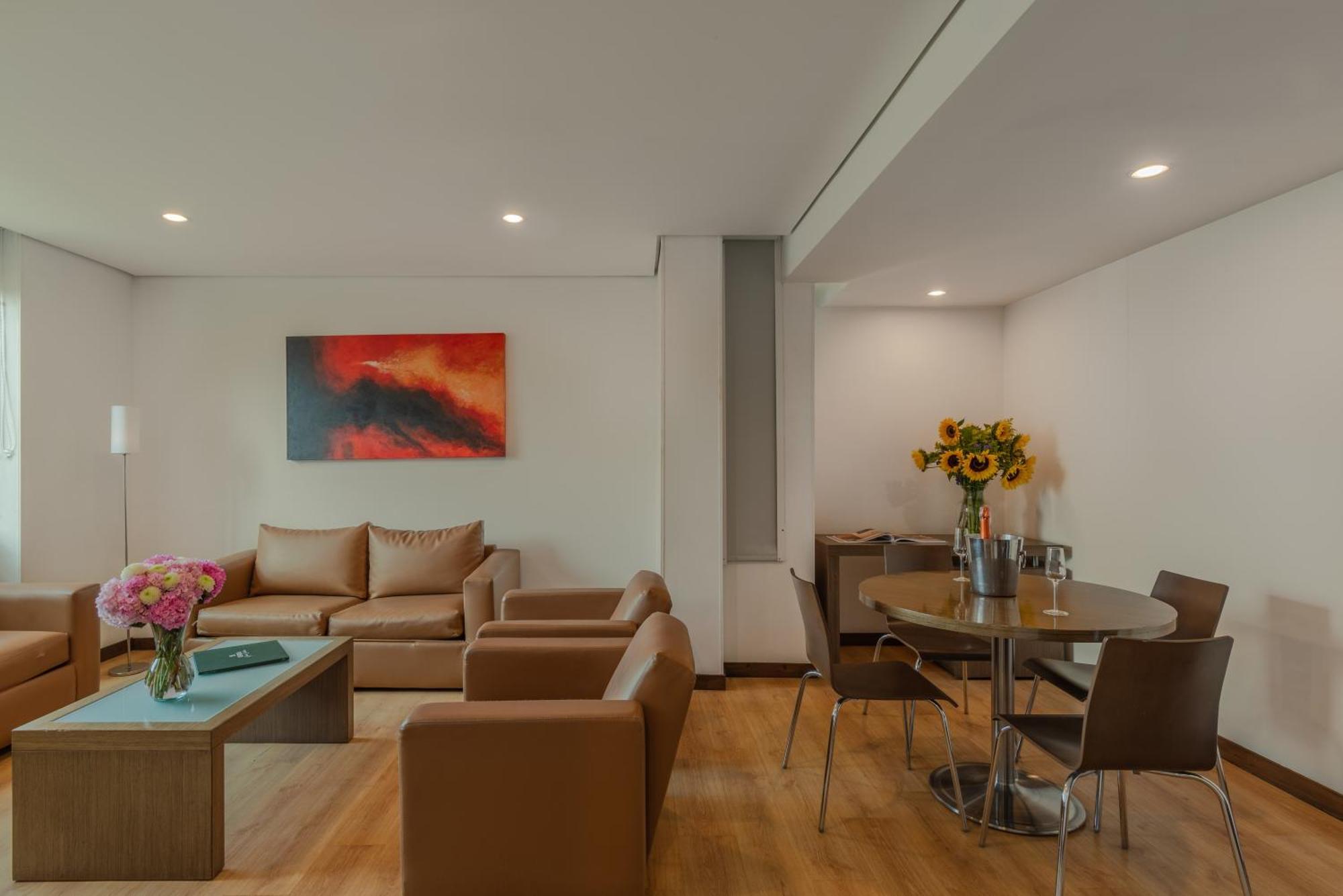 Apartamentos Poblado Alejandria By Housy Host Medellin Ngoại thất bức ảnh