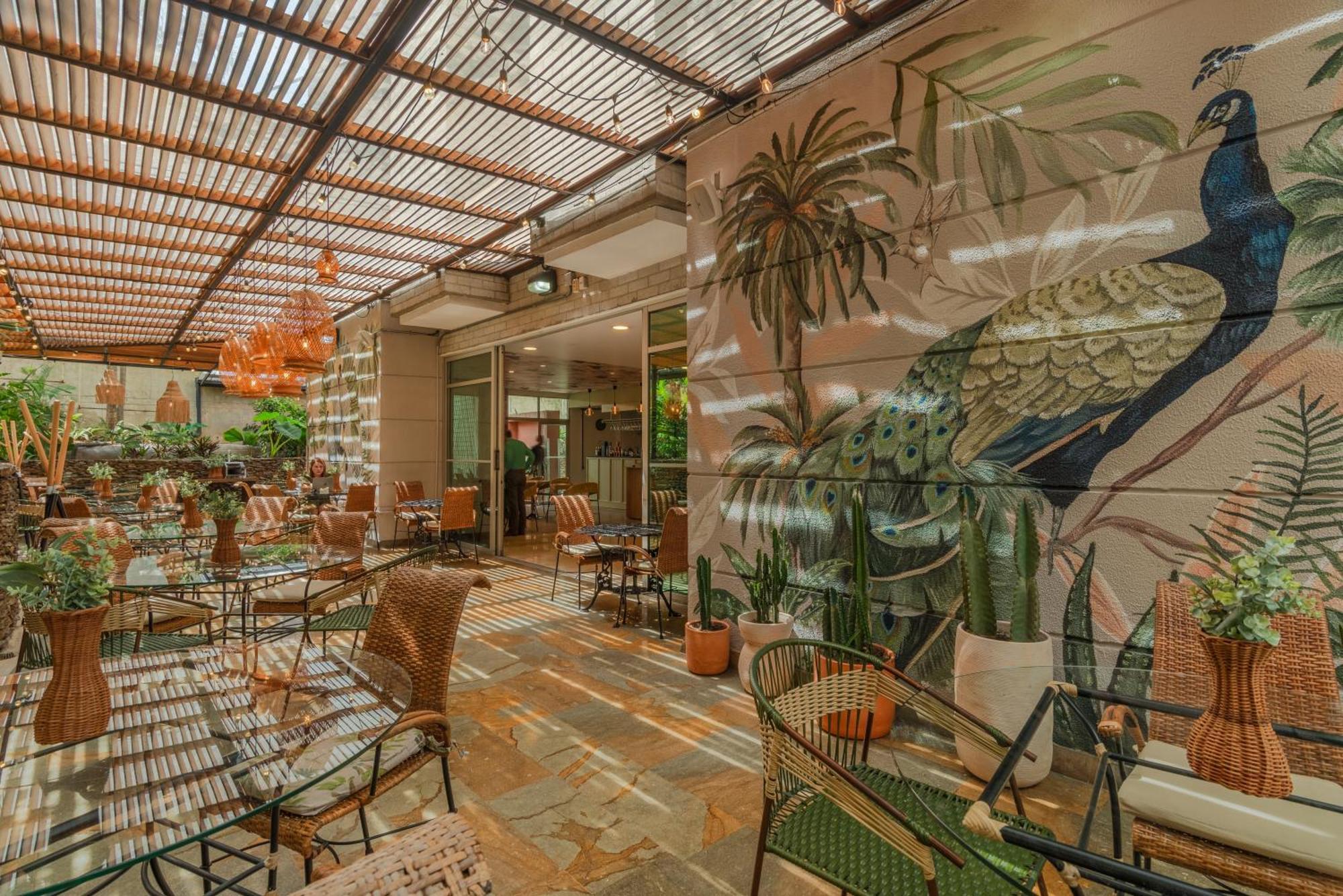 Apartamentos Poblado Alejandria By Housy Host Medellin Ngoại thất bức ảnh