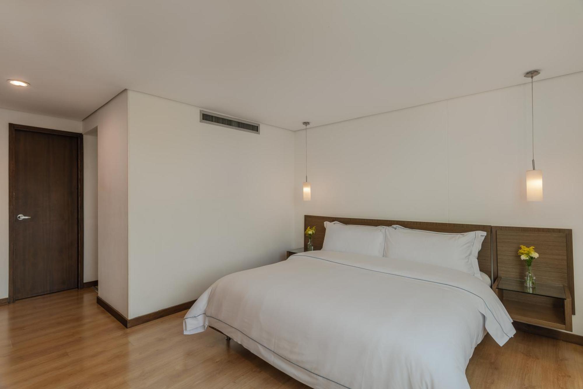 Apartamentos Poblado Alejandria By Housy Host Medellin Ngoại thất bức ảnh