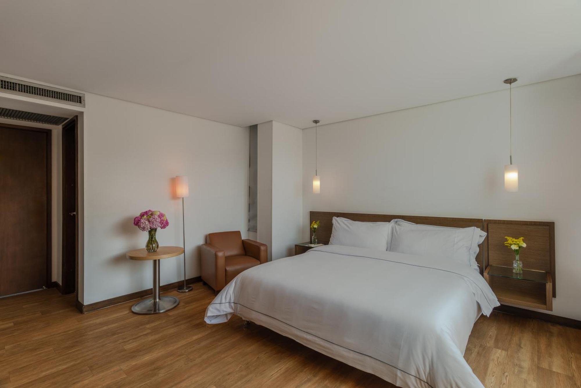 Apartamentos Poblado Alejandria By Housy Host Medellin Ngoại thất bức ảnh