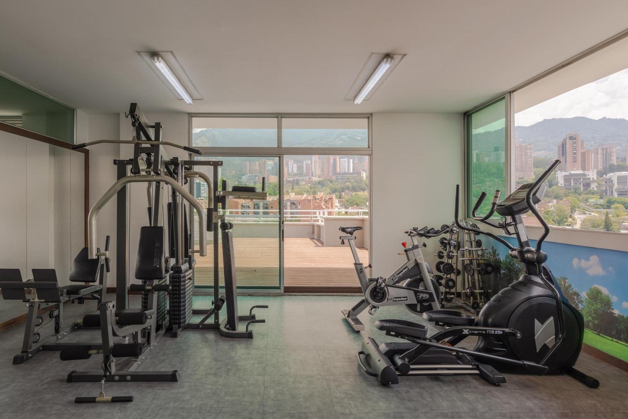 Apartamentos Poblado Alejandria By Housy Host Medellin Ngoại thất bức ảnh