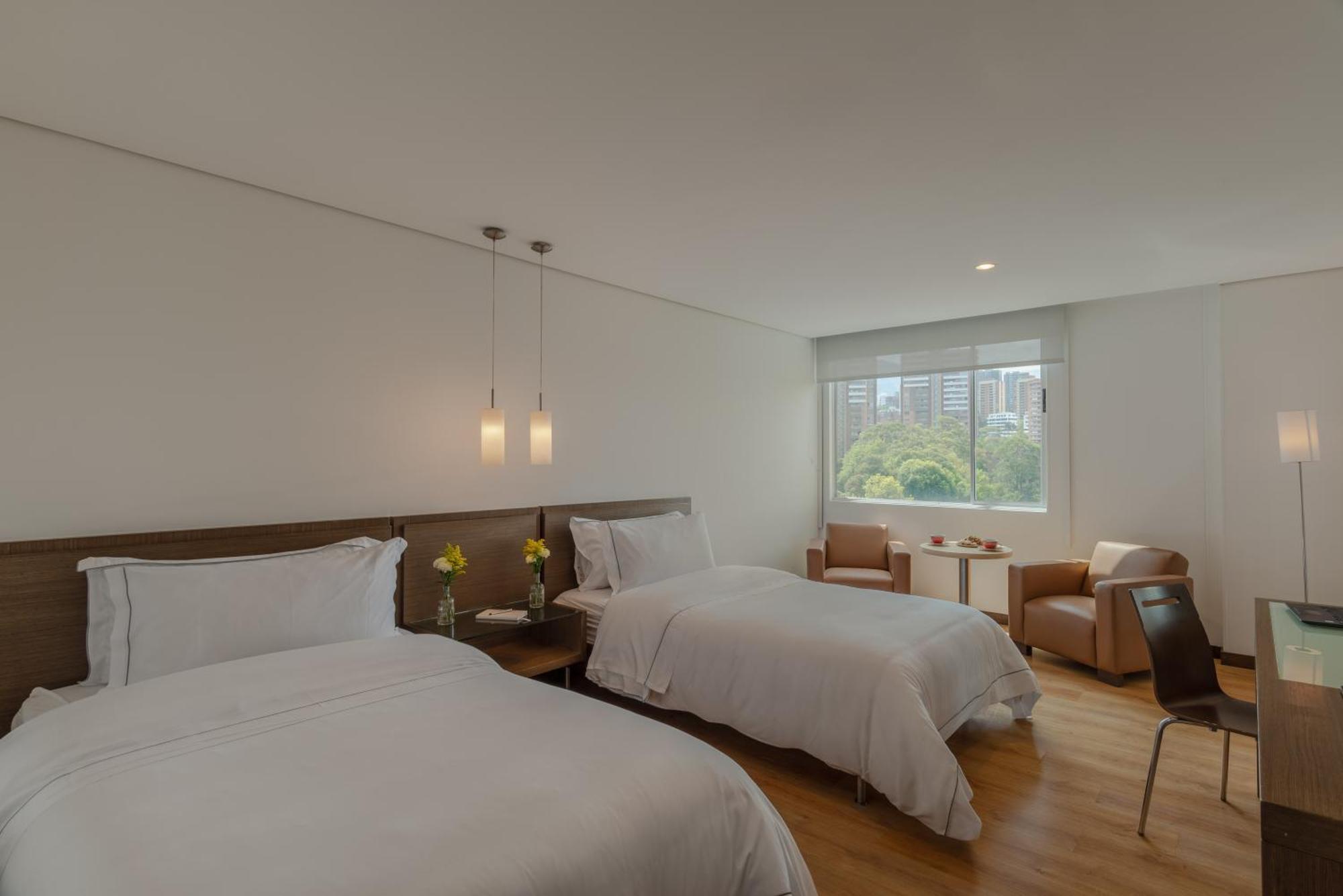 Apartamentos Poblado Alejandria By Housy Host Medellin Ngoại thất bức ảnh