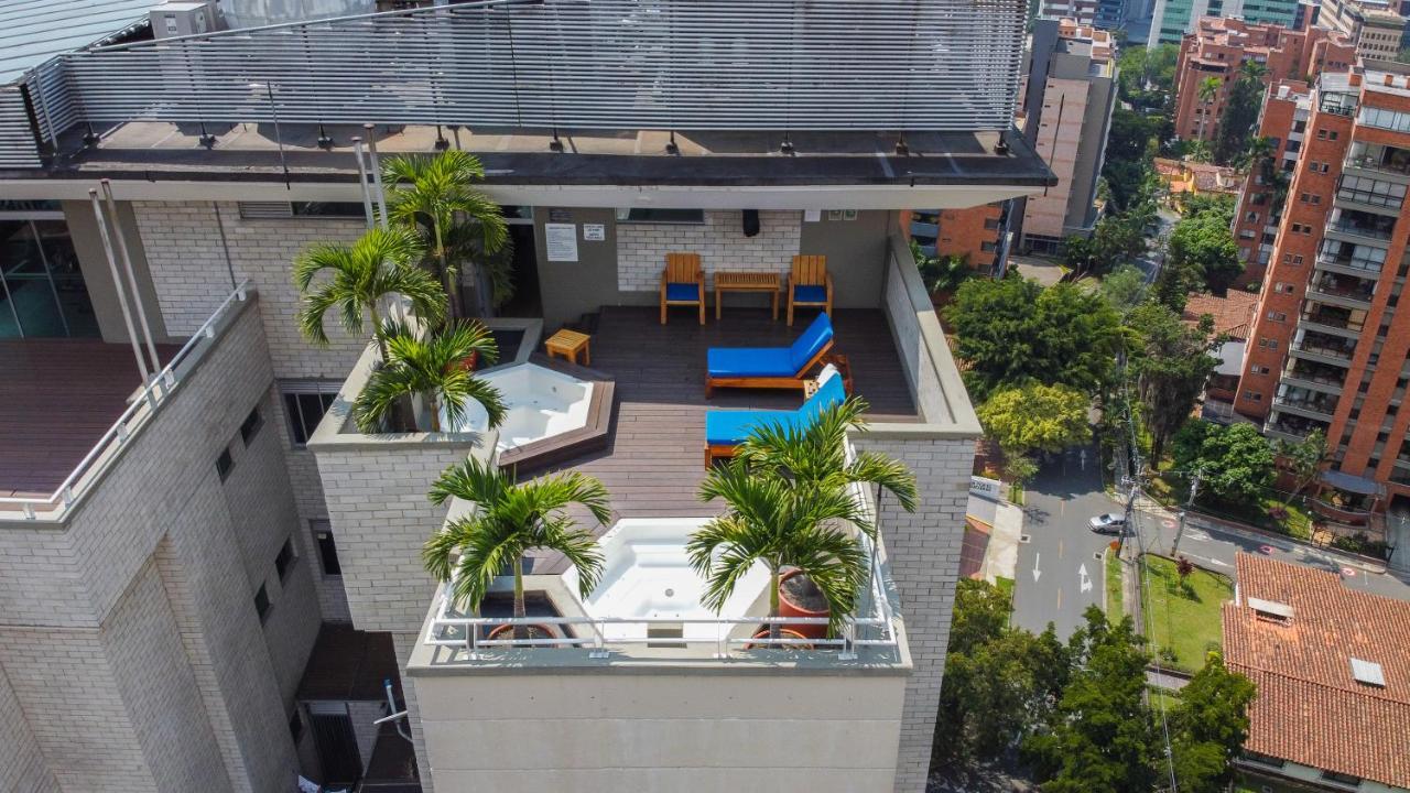Apartamentos Poblado Alejandria By Housy Host Medellin Ngoại thất bức ảnh